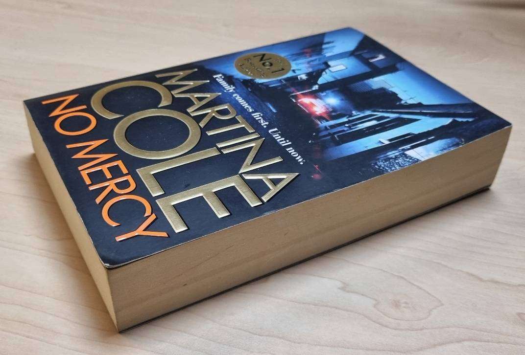 FICTION BOOK: Martina Cole - NO MERCY