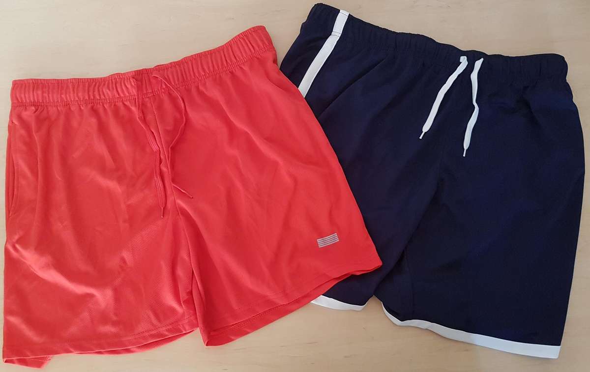 Pair of Mens Shorts Silk Like Polyester XL (New)