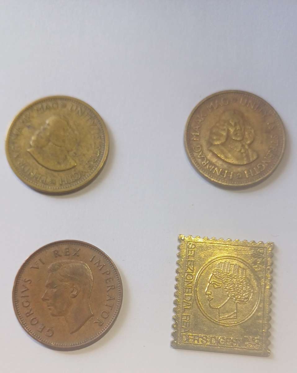 Sterling Silver 1894 Queen Victoria Royal Family Medallion Pendant (Very Rare) And other items