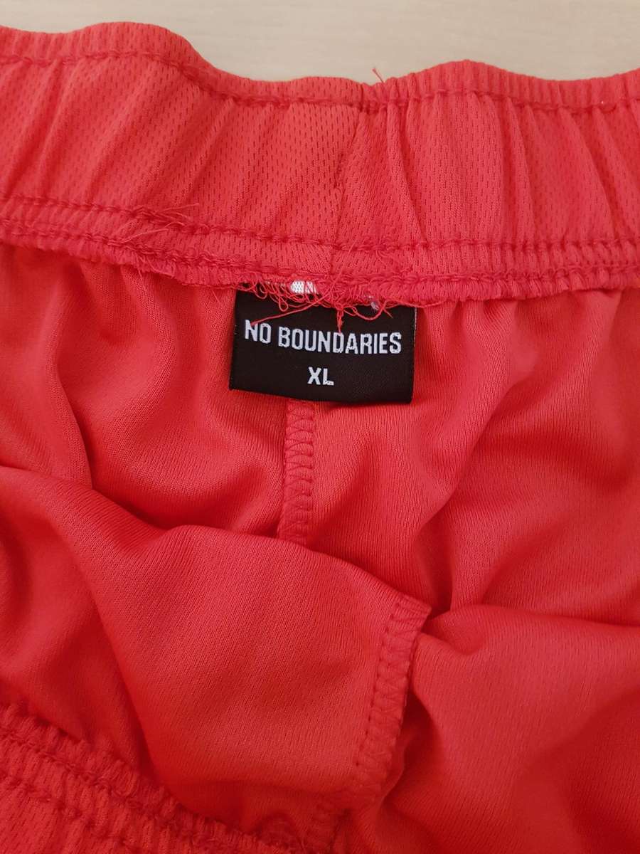 Pair of Mens Shorts Silk Like Polyester XL (New)