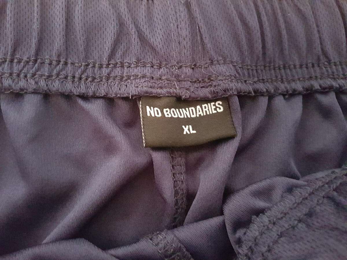 Pair of Mens Shorts Silk Like Polyester XL (New)