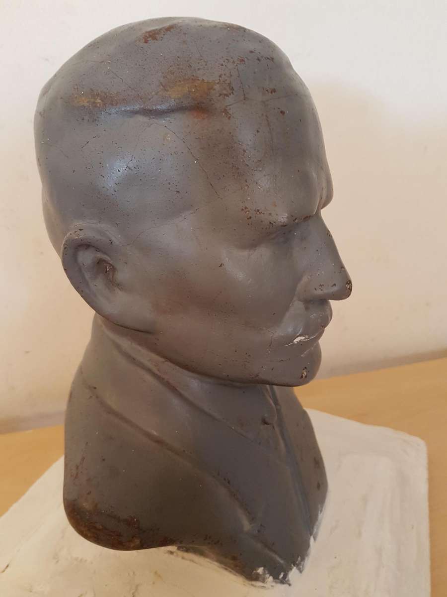 1949 Bust of Prime Minister Gen JBM Hertzog (30cm / 25kg)