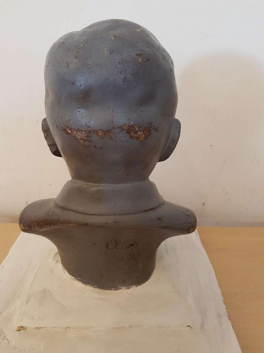 1949 Bust of Prime Minister Gen JBM Hertzog (30cm / 25kg)