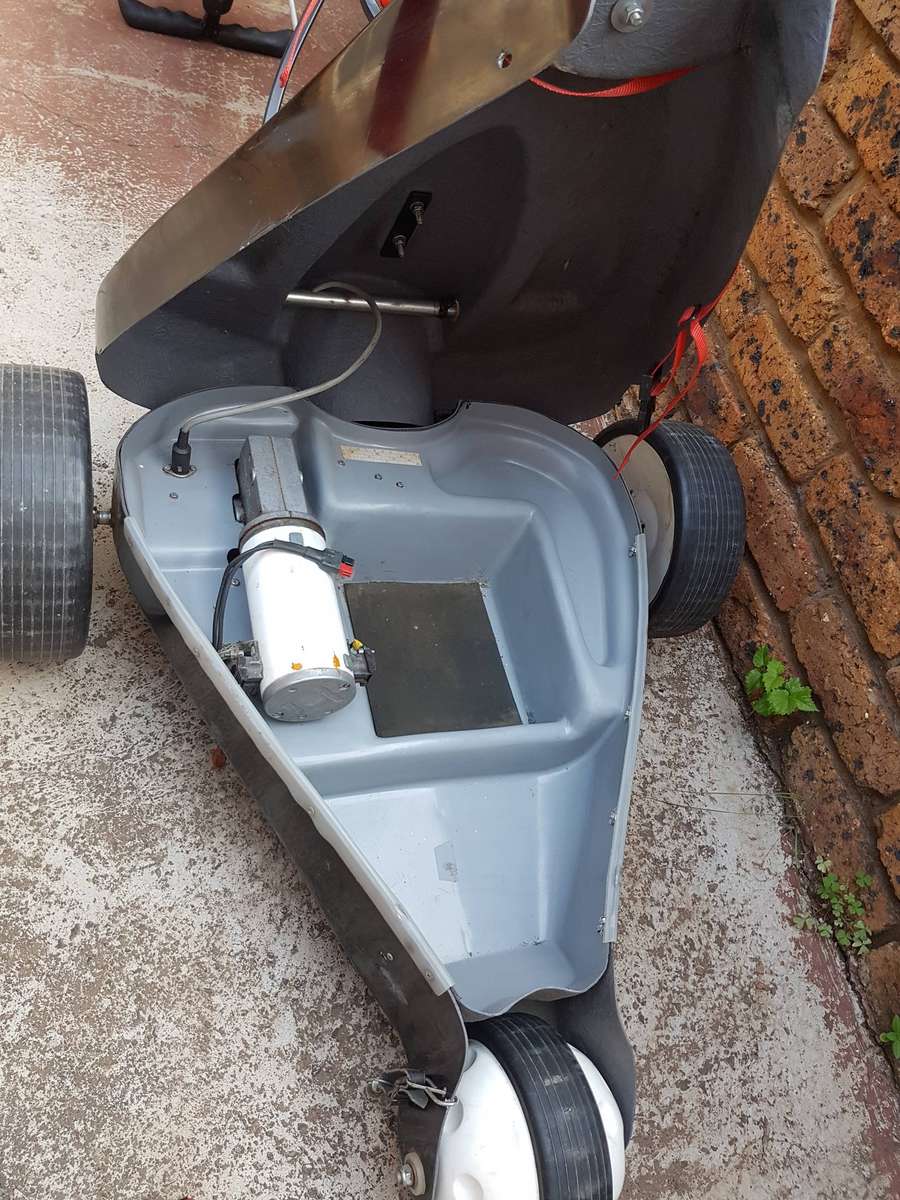 Electric Golf Trolley + 2 x Deep Cycle Batteries + Charger + Cables (Collection / Book Own Courier)