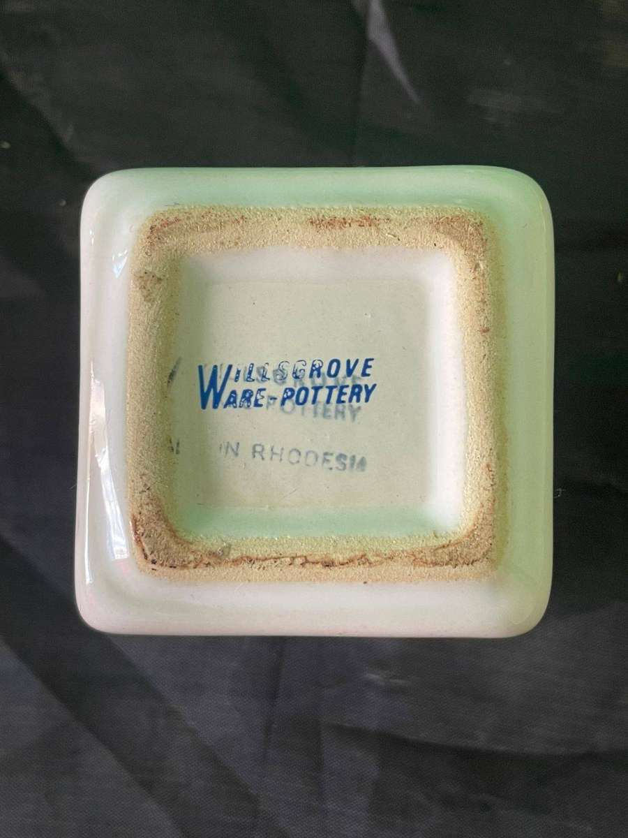 2x Vintage Willsgrove Ware Pottery Ceramic Pots