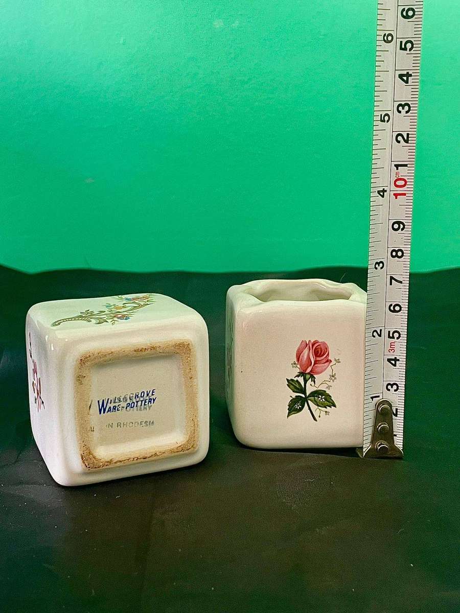 2x Vintage Willsgrove Ware Pottery Ceramic Pots