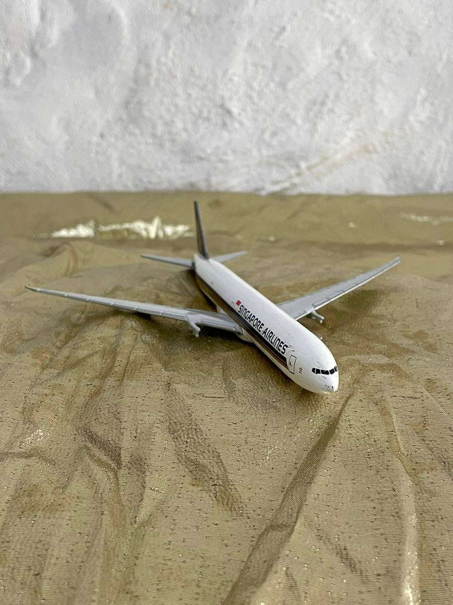 Model Die-Cast Replica Singapore Boeing 777