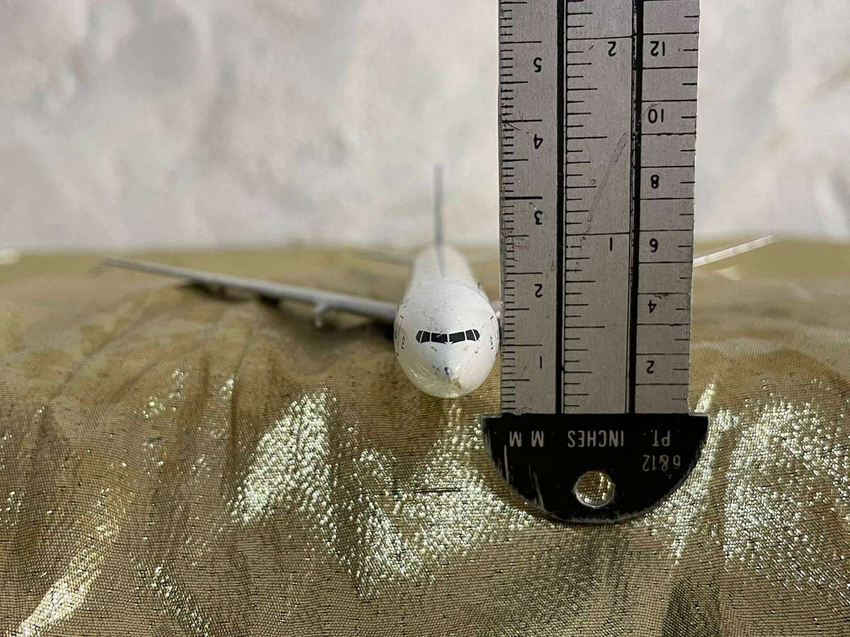 Model Die-Cast Replica Singapore Boeing 777