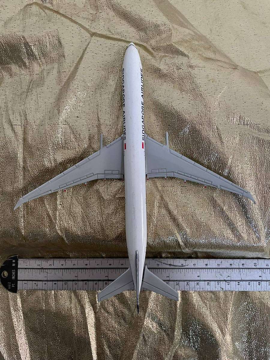 Model Die-Cast Replica Singapore Boeing 777
