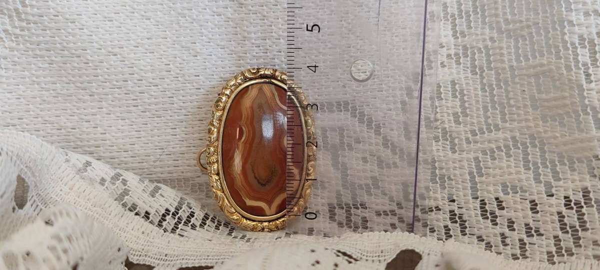Vintage Oval Banded Agate Brooch