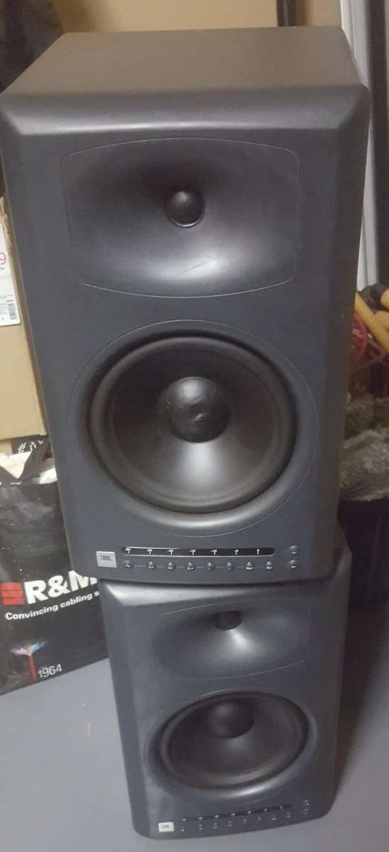 JBL LSR4328P Two-Way 8" Bi-Amplified Studio Monitor