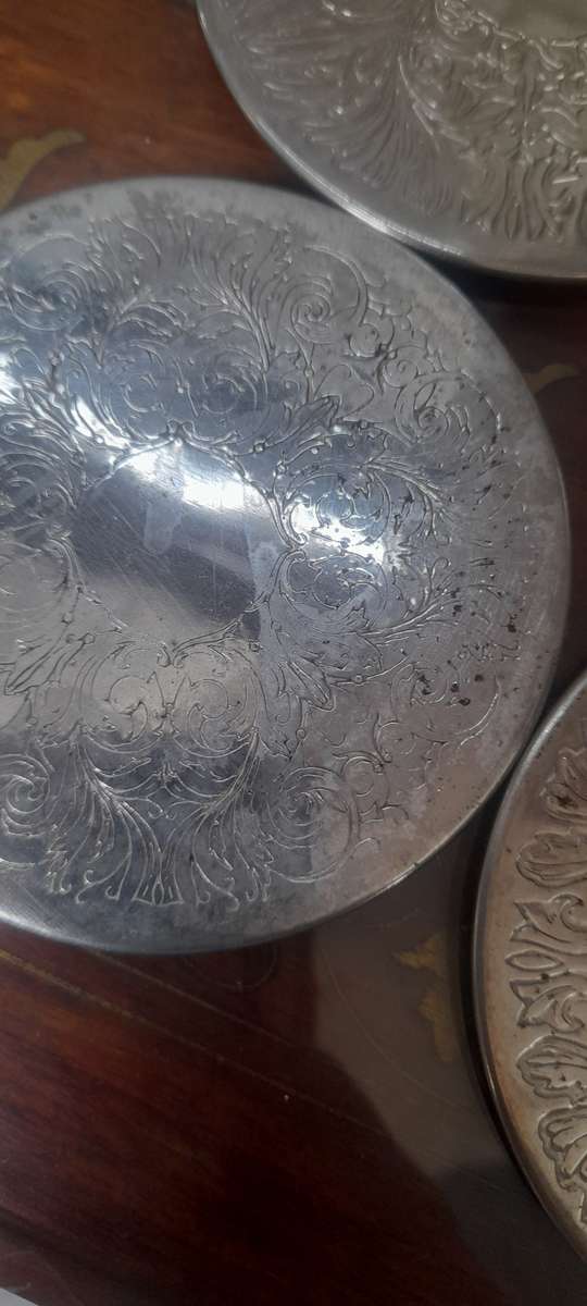 6 Beautiful Vintage Silver Coasters with holder. (see photos)