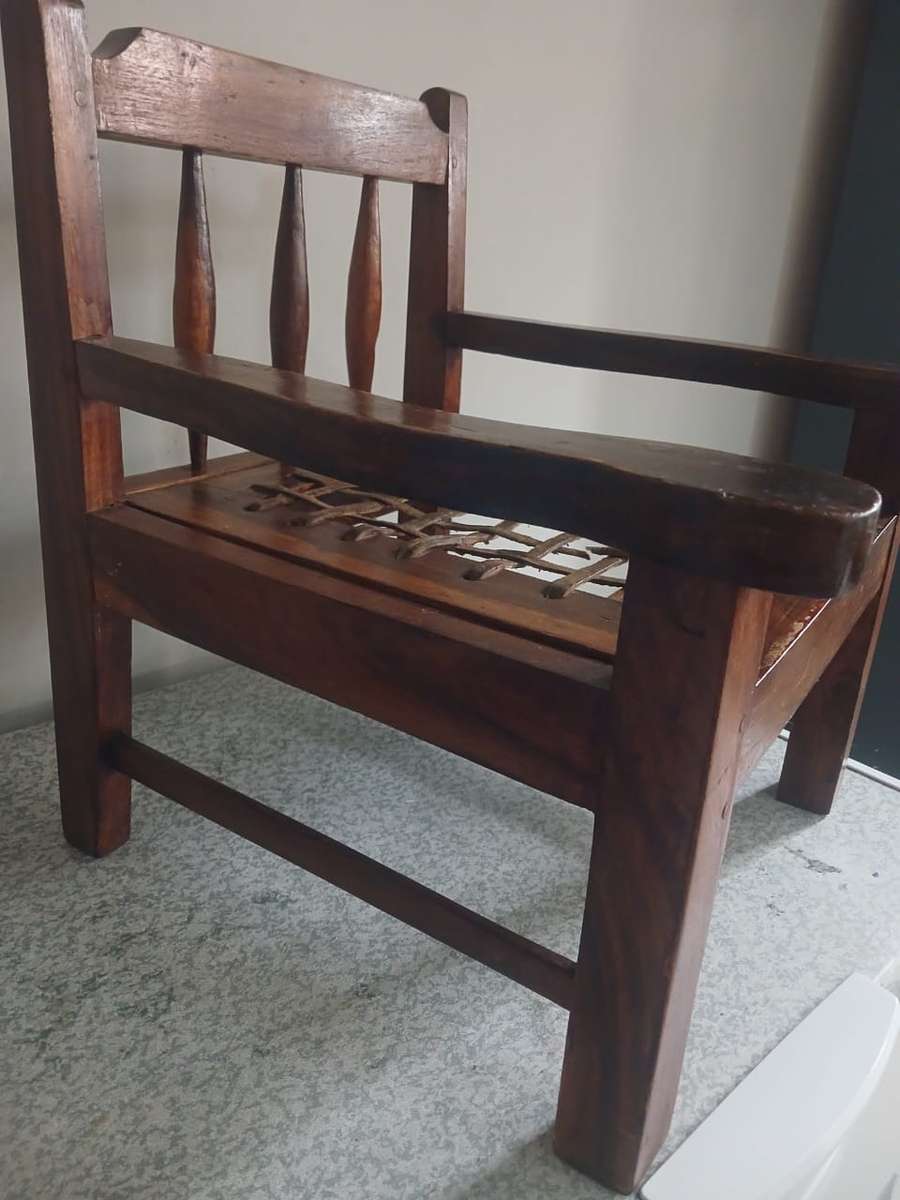 Antique Wood & Leather Kiddies Riempie Chair! See photos.