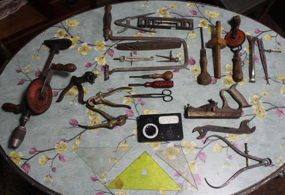 25 Pc Vintage Tools. ALL FOR ONE PRICE!