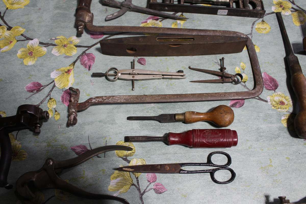 25 Pc Vintage Tools. ALL FOR ONE PRICE!