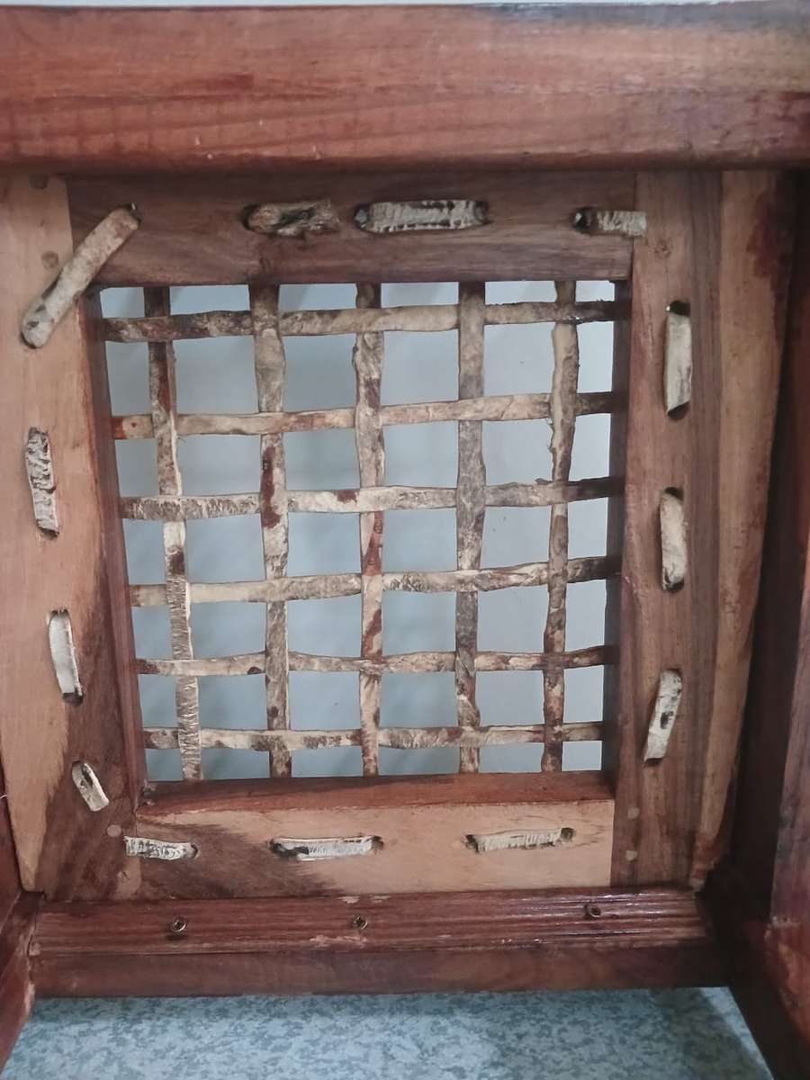 Antique Wood & Leather Kiddies Riempie Chair! See photos.