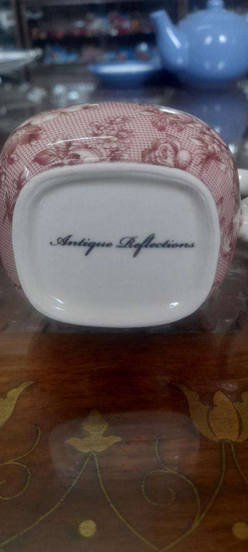 Antique Reflections J. Godinger & Co. Creamer. Burgundy Floral.