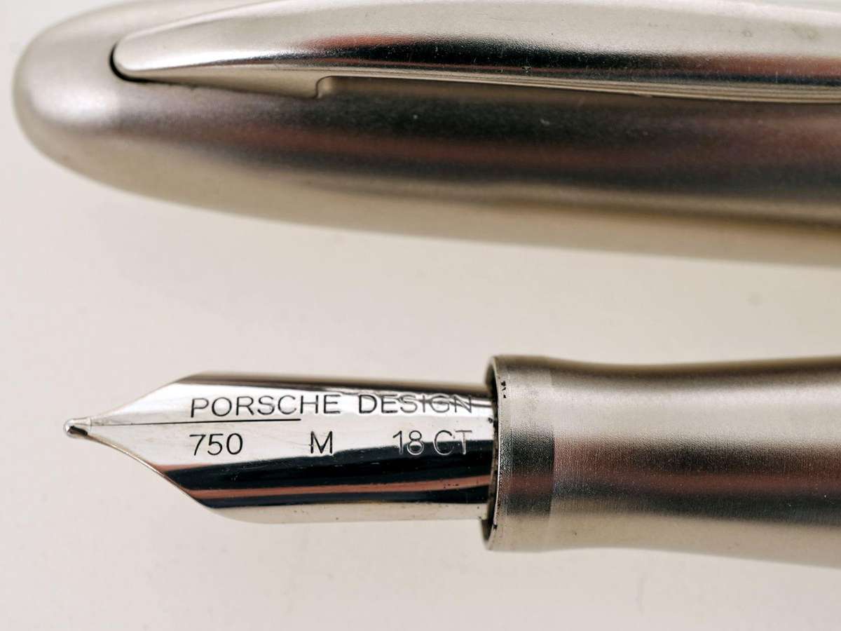 PORSCHE DESIGN TEC FLEX FOUNTAIN PEN with 18ct white gold nib. Made in Germany