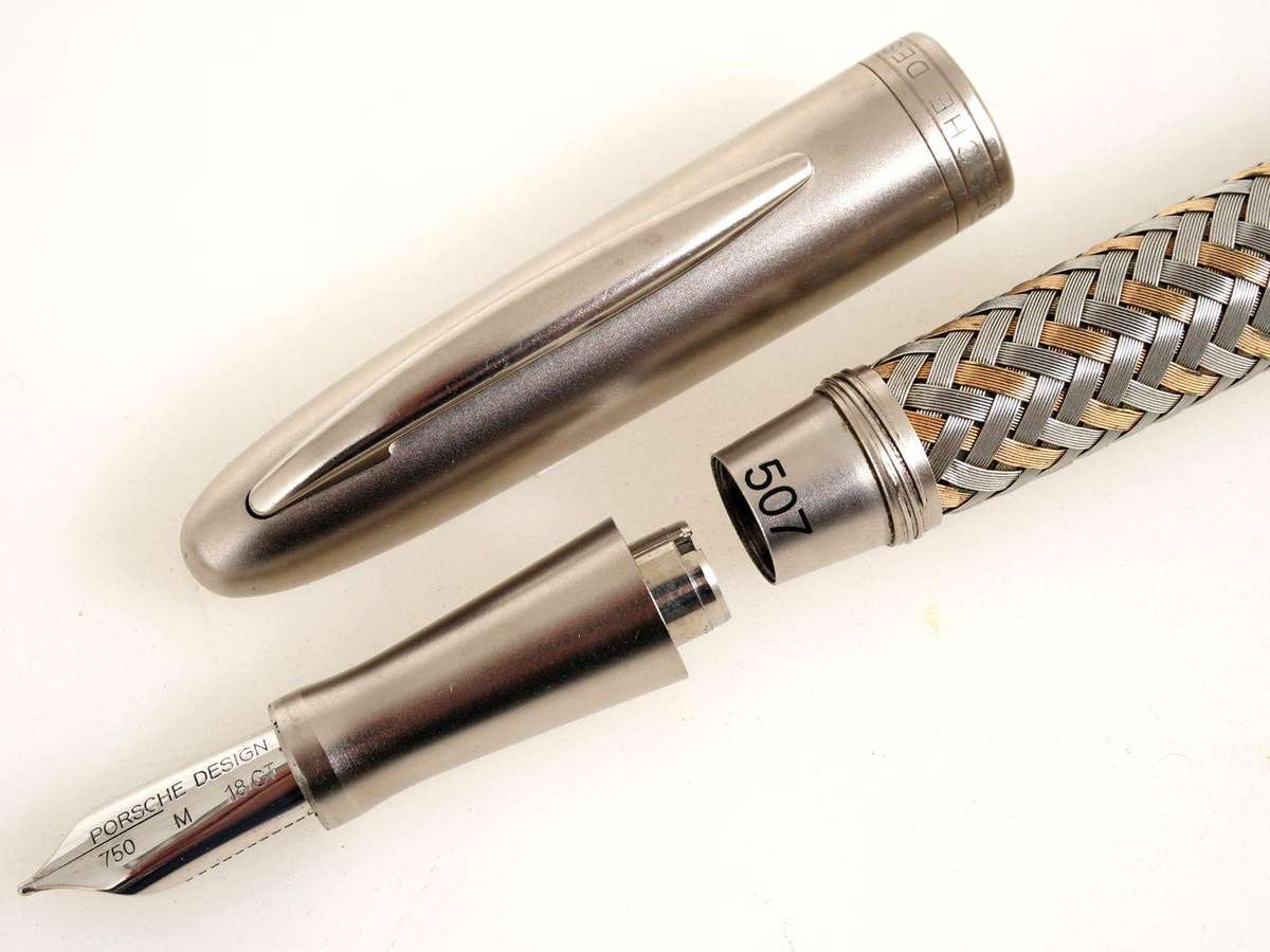 PORSCHE DESIGN TEC FLEX FOUNTAIN PEN with 18ct white gold nib. Made in Germany