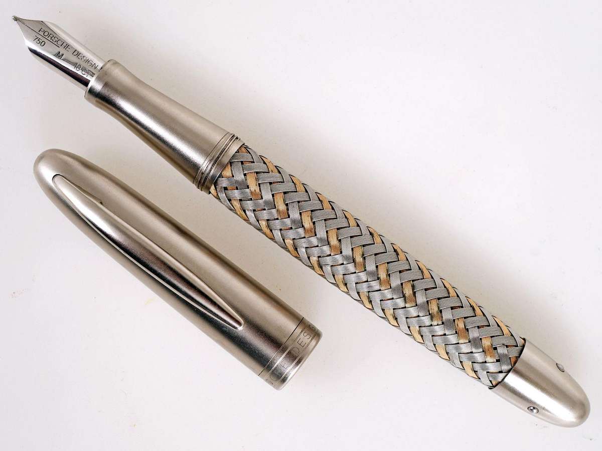 PORSCHE DESIGN TEC FLEX FOUNTAIN PEN with 18ct white gold nib. Made in Germany