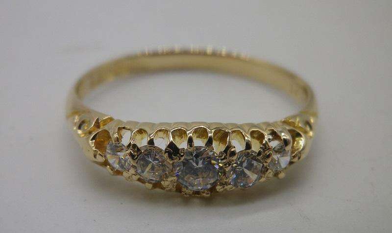 REDUCED!!! 18ct Gold Edwardian Ring set with CZs. Birmingham 1909. Size P 1/2. 2.76 g.