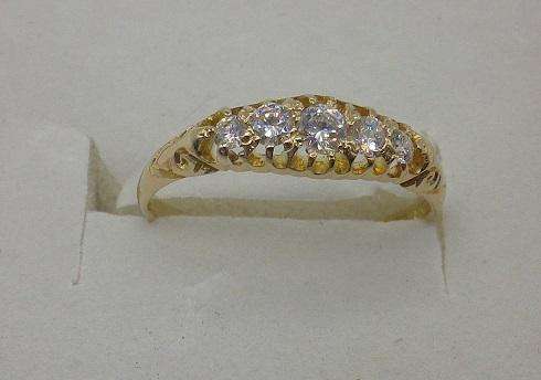 REDUCED!!! 18ct Gold Edwardian Ring set with CZs. Birmingham 1909. Size P 1/2. 2.76 g.
