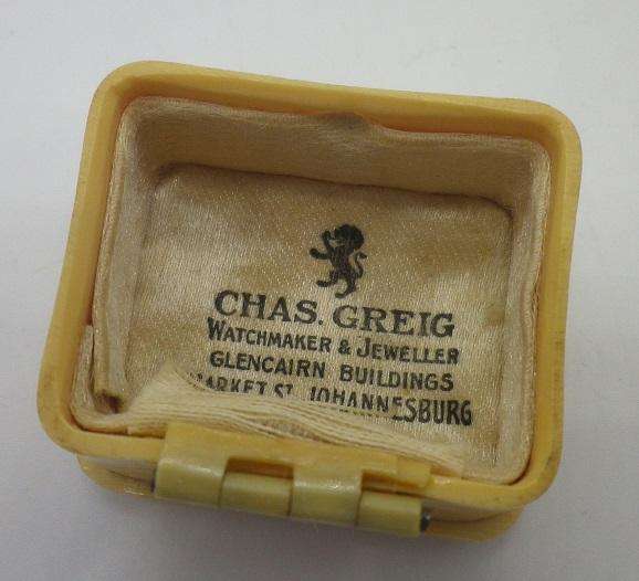 REDUCED!!! 18ct Gold Edwardian Ring set with CZs. Birmingham 1909. Size P 1/2. 2.76 g.