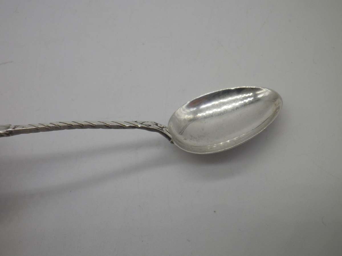 Sterling Silver FIGURAL Souvenir spoon, Malaysia. Bull Drawing cart. 11.2 grams. 11cm long