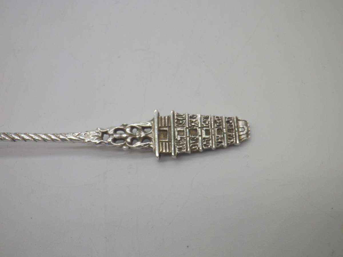 Sterling Silver FIGURAL Souvenir spoon, Malaysia. Sri Mahamariamman Temple 9.91 grams. 11cm long