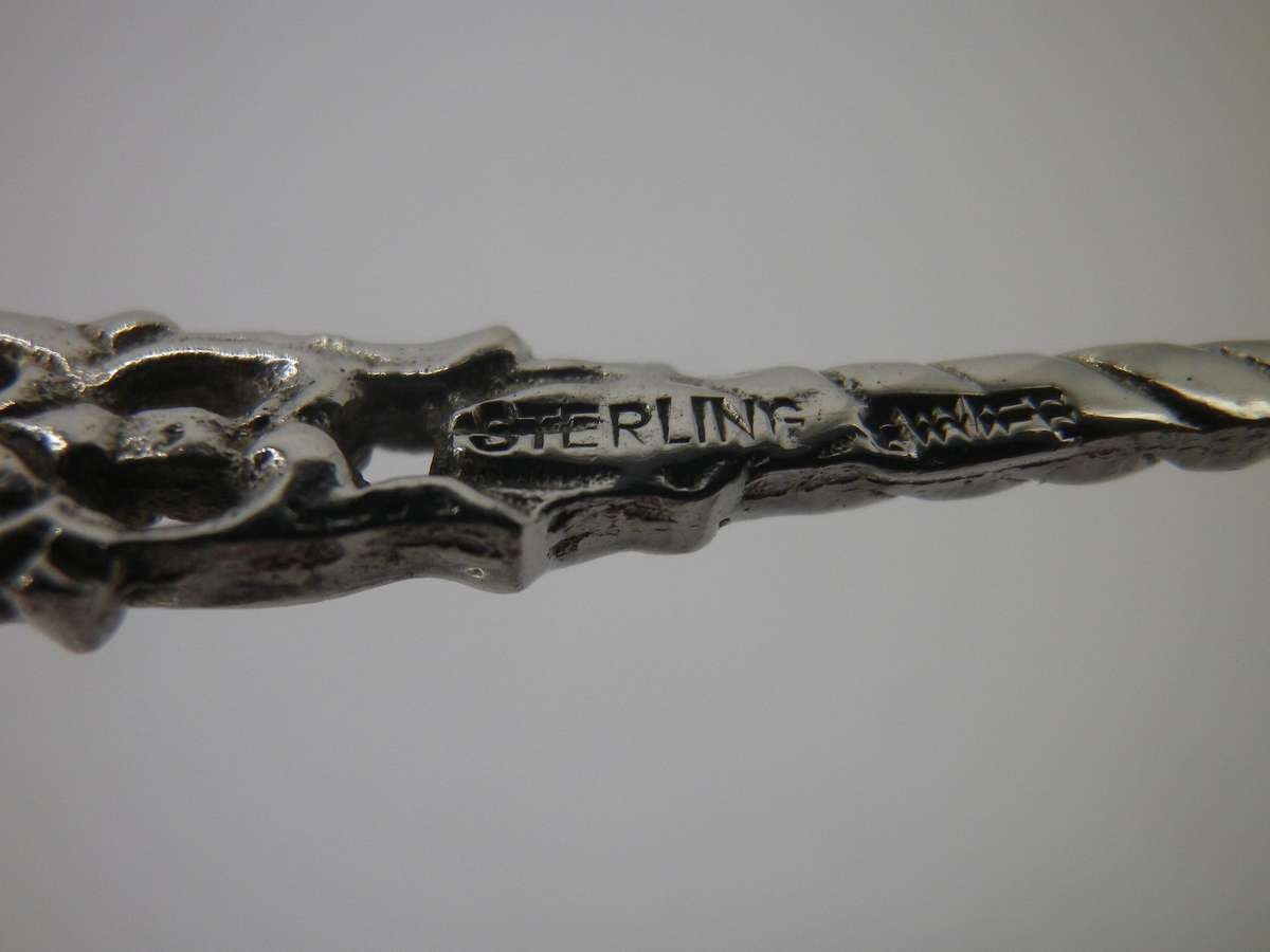 Sterling Silver FIGURAL Souvenir spoon, Malaysia. Sri Mahamariamman Temple 9.91 grams. 11cm long