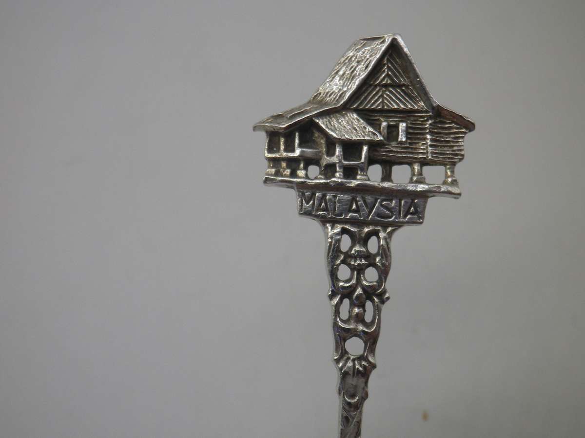 Sterling Silver FIGURAL Souvenir spoon, Malaysia. Traditional House 10.19 grams. 11cm long