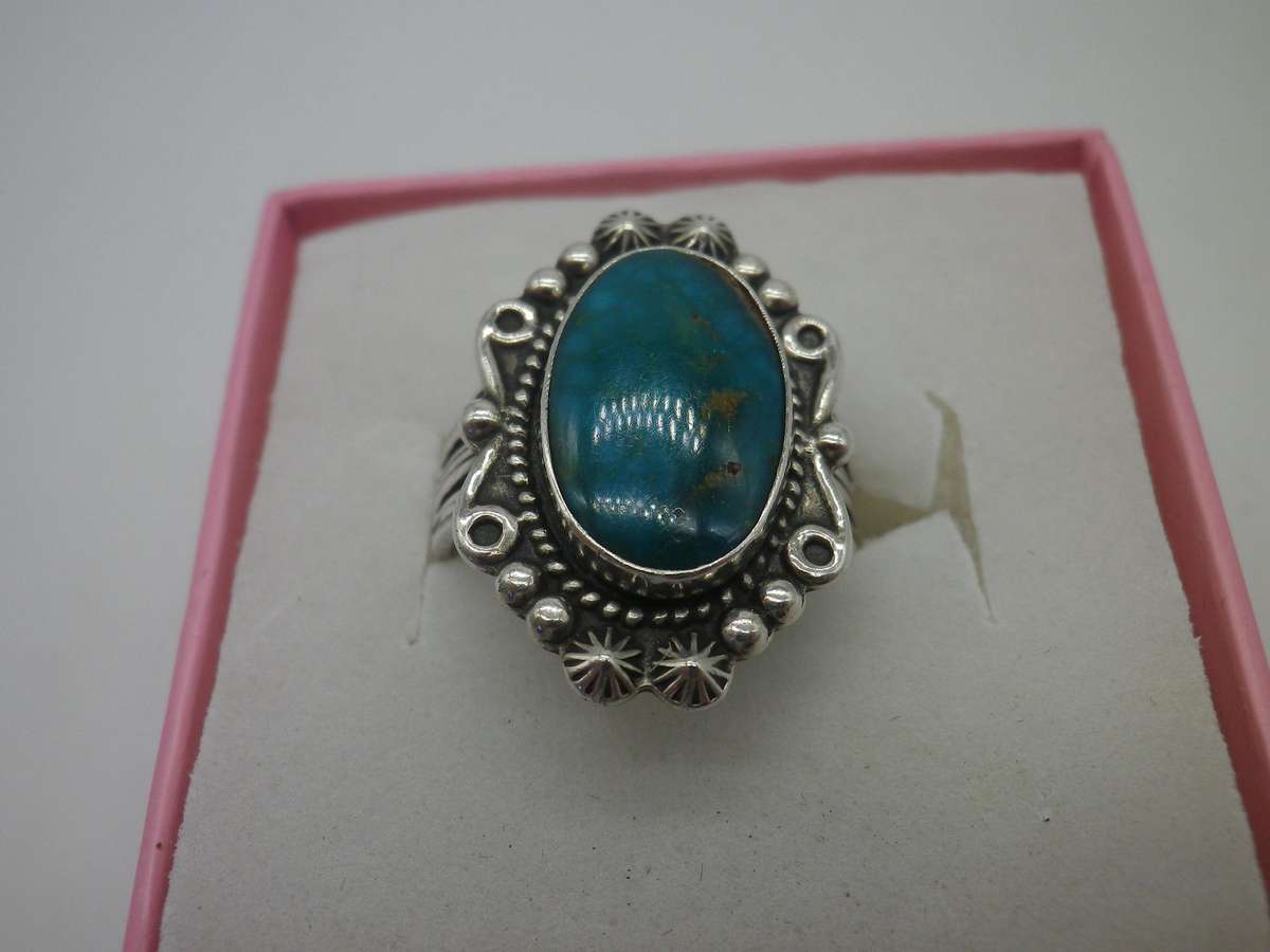 Vintage Navajo Designer Sylvia Chee Natural Turquoise Sterling Silver ring. 5.8g Size: N