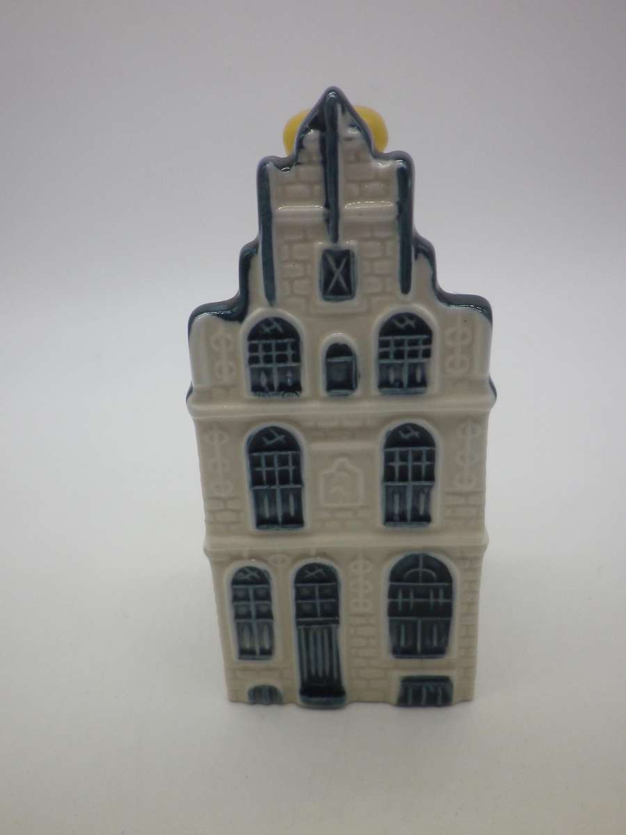 KLM Bols Delft Miniature house. no 22. Sealed with contents