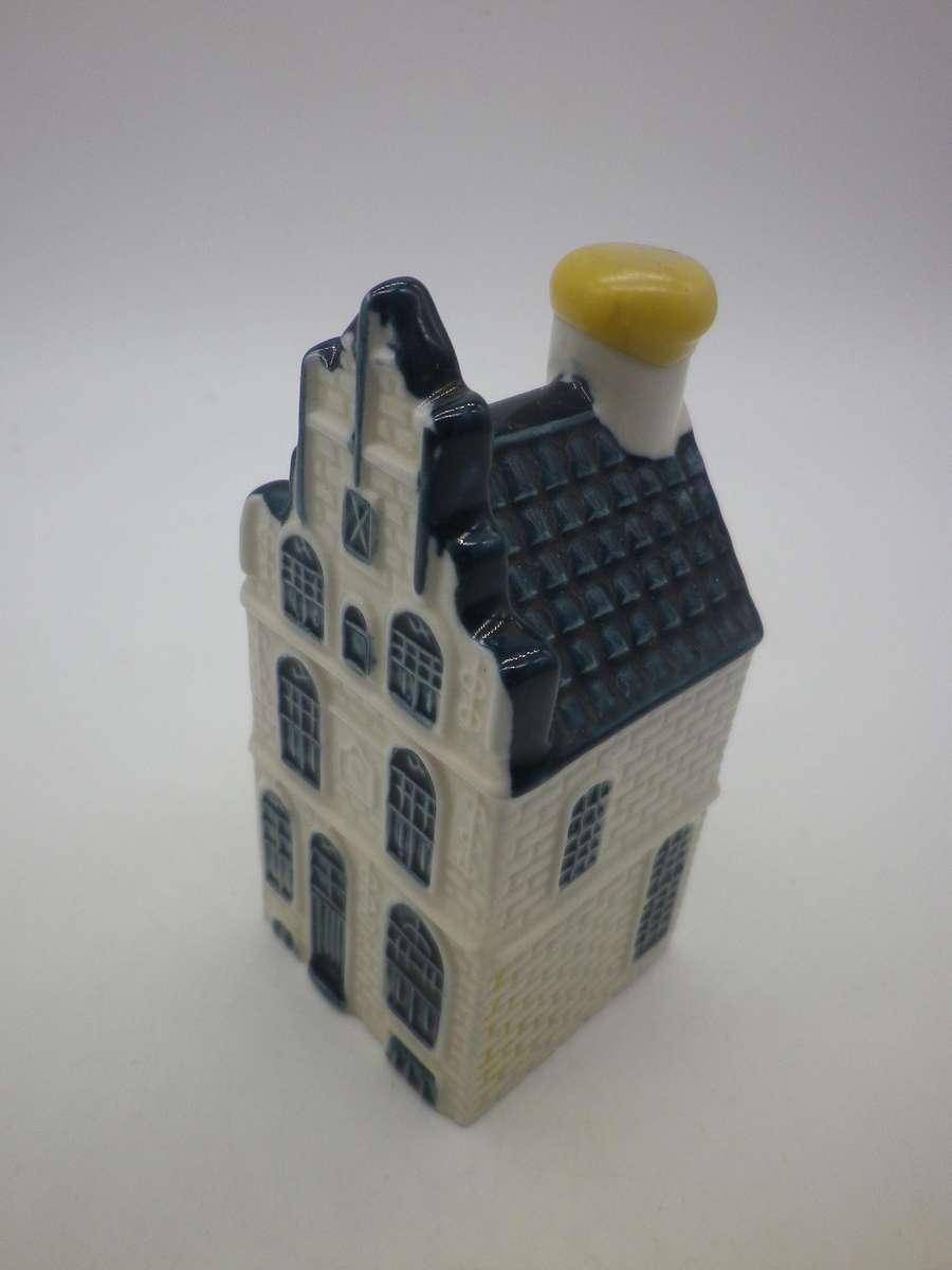 KLM Bols Delft Miniature house. no 22. Sealed with contents
