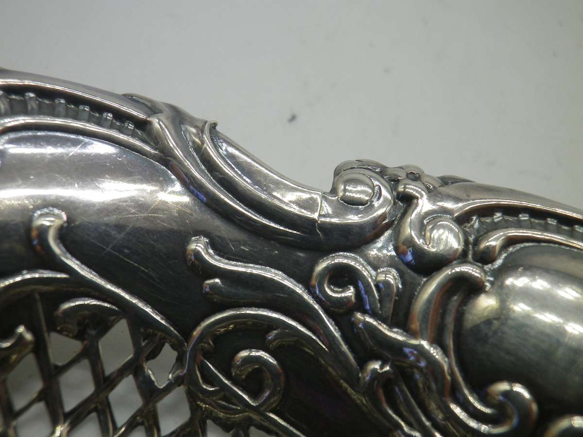 Hallmarked Sterling Silver pierced bon bon dish. Birmingham 1914. 13cm 30.6 g