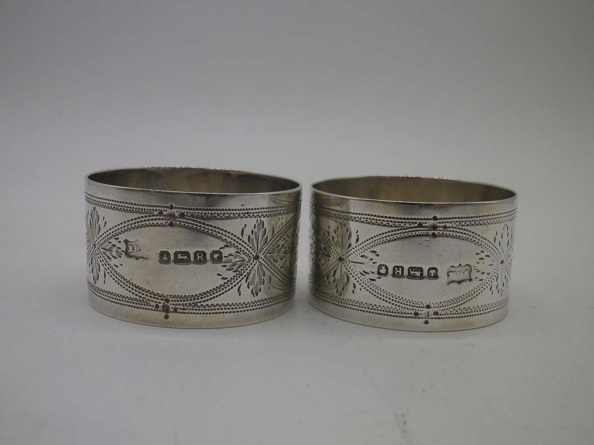 Pair Hallmarked Sterling silver napkin serviette rings. Sheffield, 1884  Boxed 43 g. Boxed