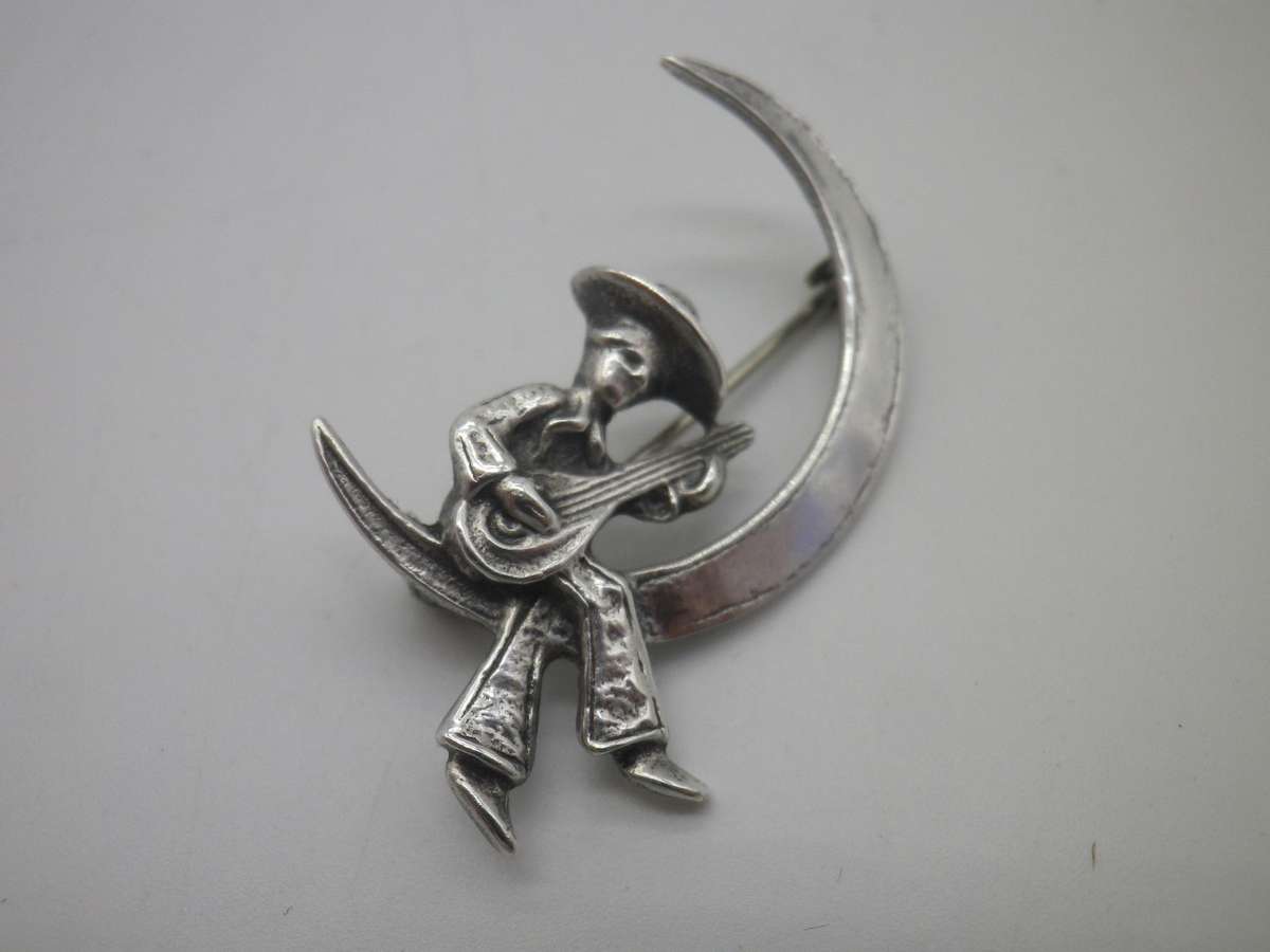 Vintage Silver Man in the Moon Brooch. 4 cm. 4.01g