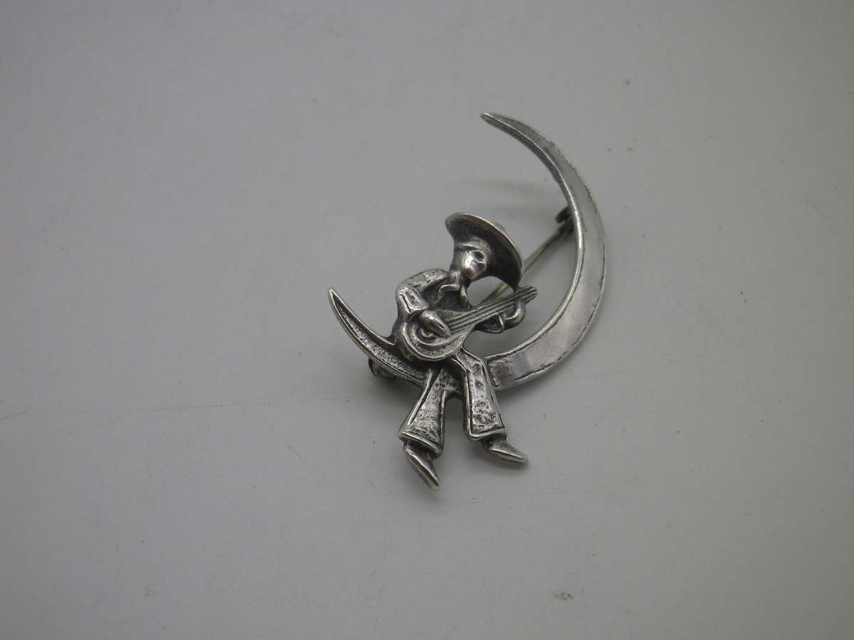 Vintage Silver Man in the Moon Brooch. 4 cm. 4.01g