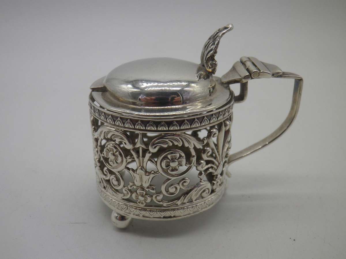 Hallmarked silver MUSTARD POT. Birmingham. No liner.