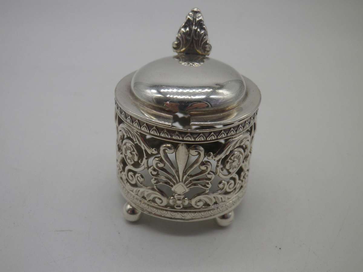 Hallmarked silver MUSTARD POT. Birmingham. No liner.