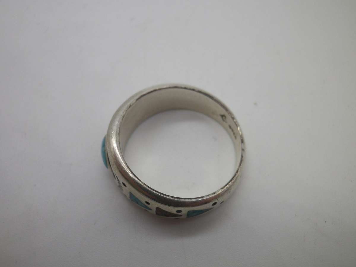 Stunning Vintage Navajo Style Turquoise & Sterling Silver ring. 5.32g Size: N 1/2