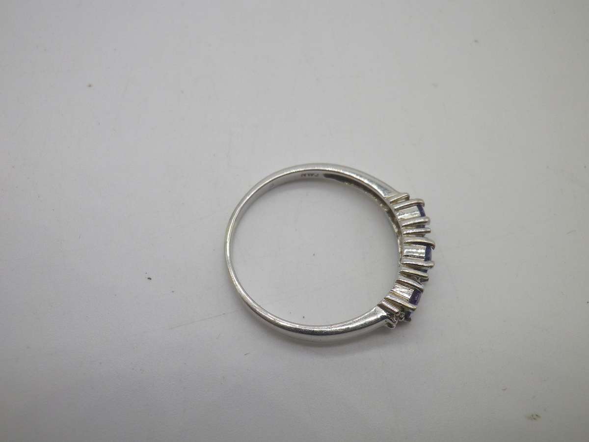9ct White Gold & Tanzanite ring. NWJ Jewelers. Size: P 2.13 grams.