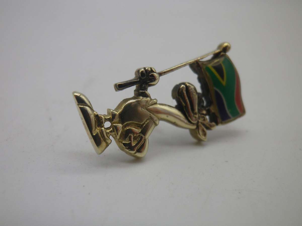 RARE 9ct gold & enamel Springbok RUGBY 1995 WORLD CUP lapel or scarf pin.  2.05gm.  2.4cm