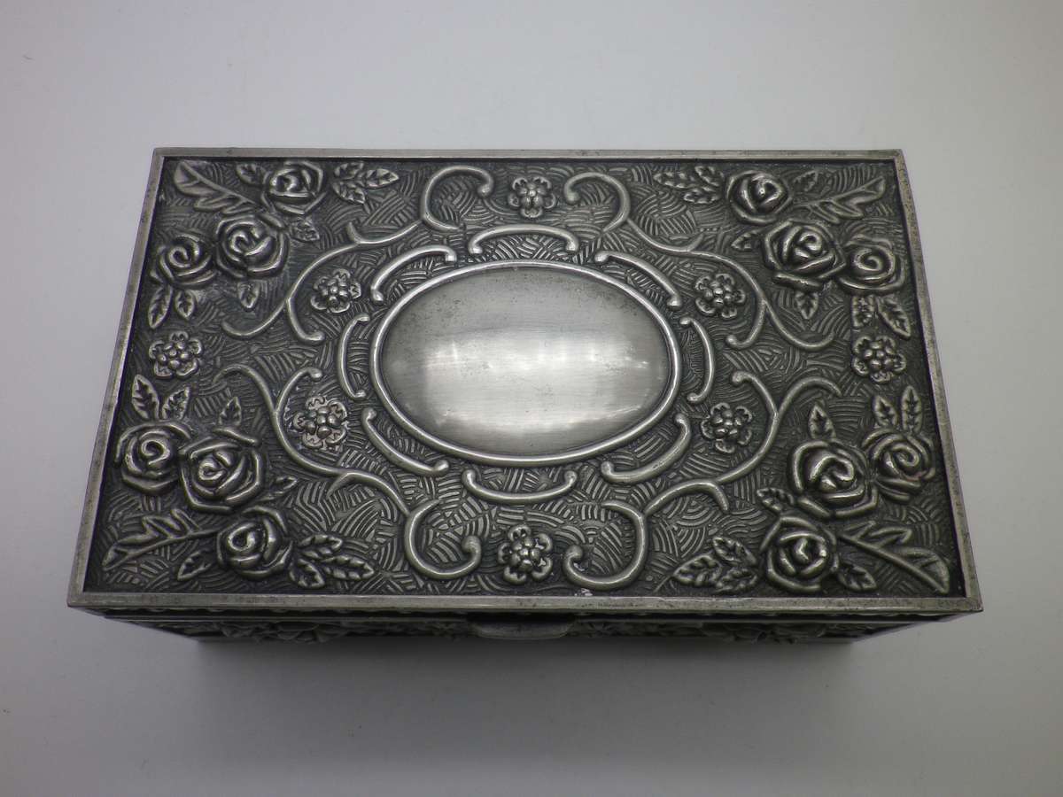 Nice Vintage Pewter Jewellery box with velvet lining.