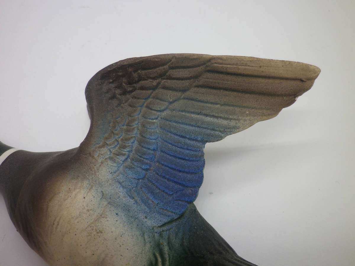 Pair Hand Painted Ceramic Flying Wall Ducks. 13 x 10cm & 12 x 9cm