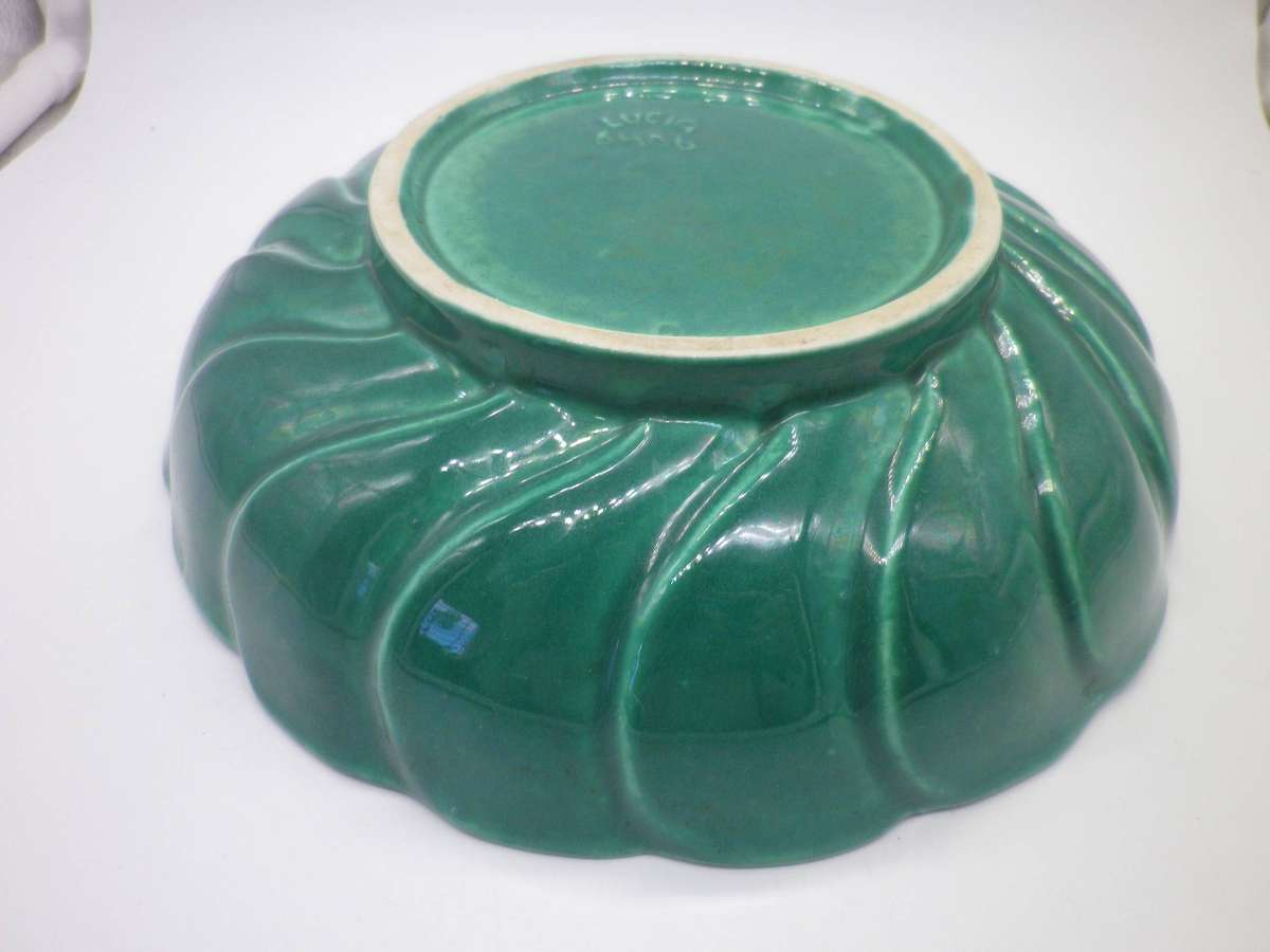 Vintage Mid Century Lucia Ware green round bowl. No 6406 20.5cm