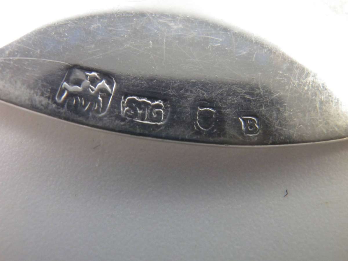 Hallmarked SOUTH AFRICAN! Sterling Silver Large Oval Whisky Decanter label. 19.15grms. 6cm x 4cm