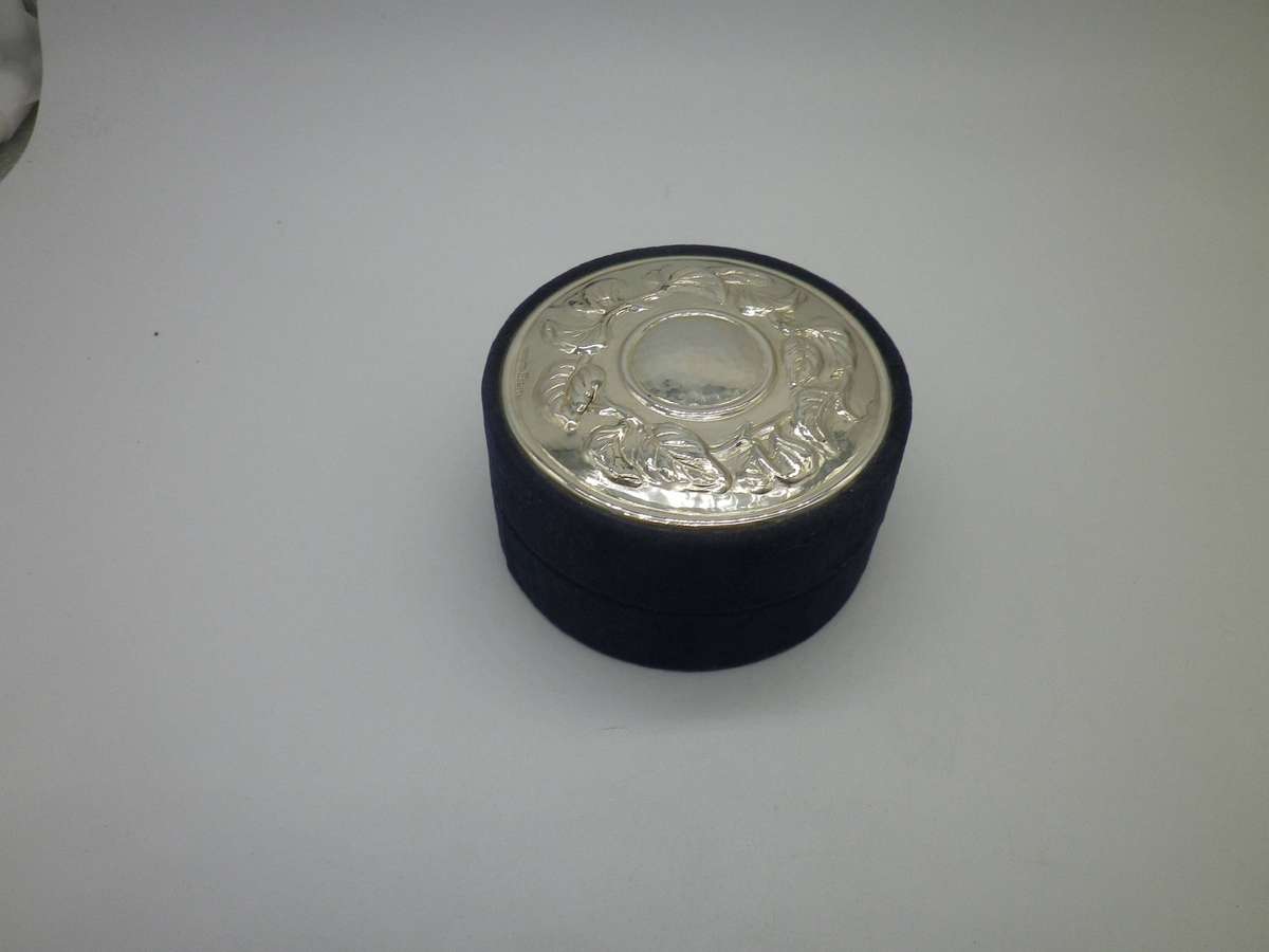 Vintage Sterling Silver top blue Velvet Round small jewellery box.