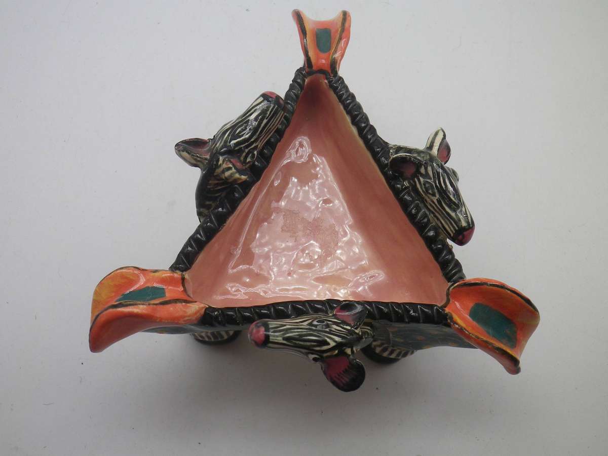 ARDMORE STUDIO small triangular Zebra bowl. 2001. Made by Constance, Painted by Happy