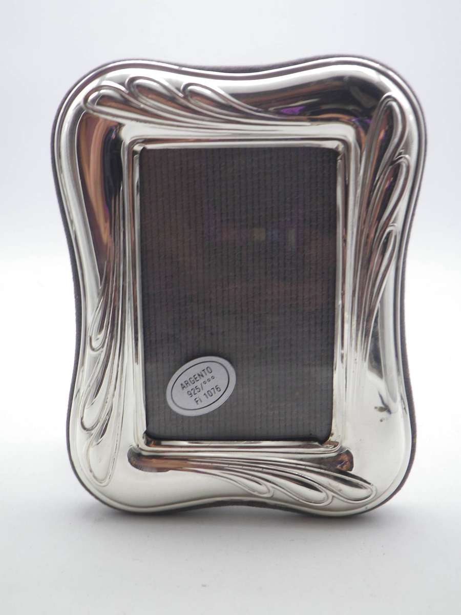 Hallmarked Sterling Silver Standing Photo frame. 13x10cm